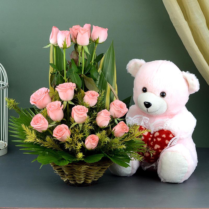 Flirty Pink Roses with Teddy OyeGifts