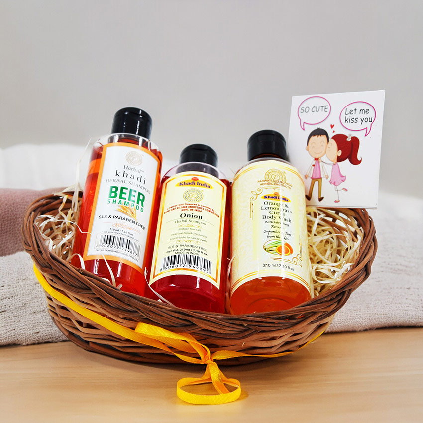 Buy Khadi Glorious Gift Hamper @ Free Delivery - OyeGifts