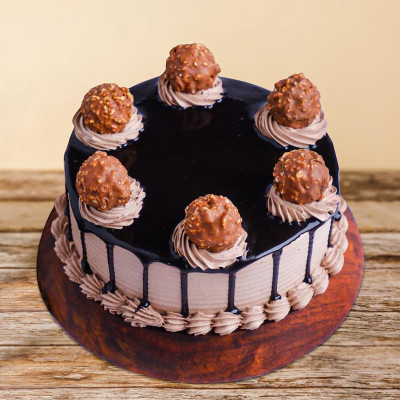 Creamy Ferrero Choco Cake