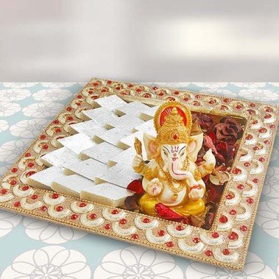 Kaju Barfi N Ganesha Idol